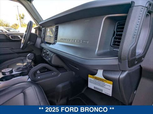 New 2025 Ford Bronco Badlands image 20