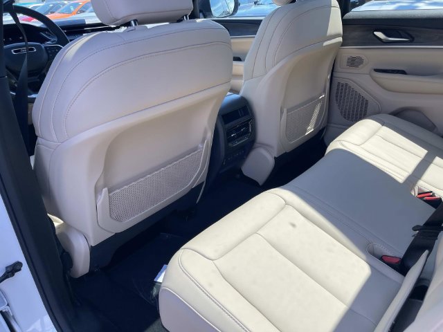 New 2026 Jeep Grand Cherokee Limited w/ Limited Altitude Package RWD image 19