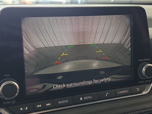 Used 2025 Nissan Rogue SV FWD image 21