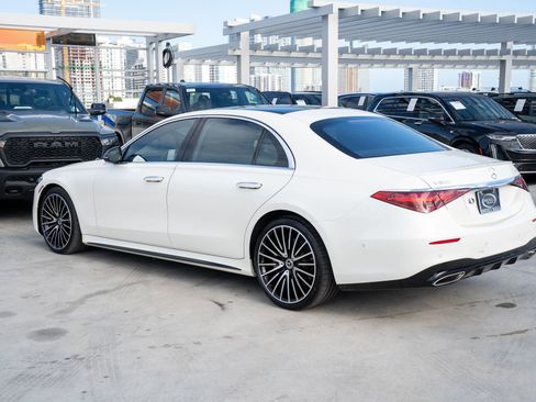 Used 2022 Mercedes-Benz S 500 S 500 w/ AMG Line Package image 4
