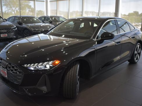 Used 2025 Audi A5 2.0T Premium Plus w/ Premium Plus AWD/4WD image 3