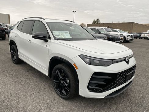 New 2025 Volkswagen Tiguan SE R-Line image 2