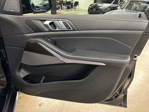 Used 2021 BMW X5 xDrive40i w/ Premium Package image 48