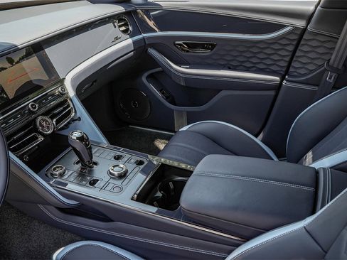 New 2025 Bentley Flying Spur Plug-In Hybrid image 19