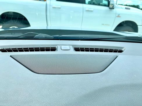 Used 2025 Cadillac XT4 Premium Luxury FWD image 39