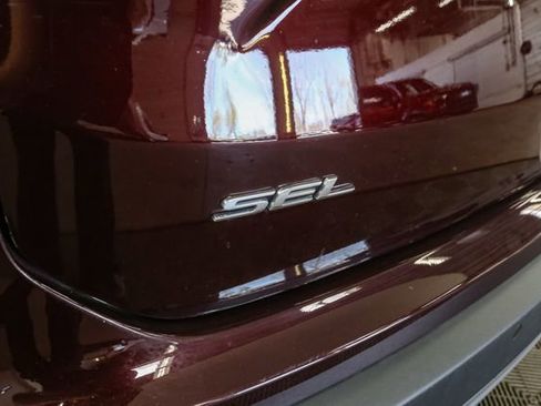 Used 2024 Ford Edge SEL w/ Convenience Package AWD/4WD image 9