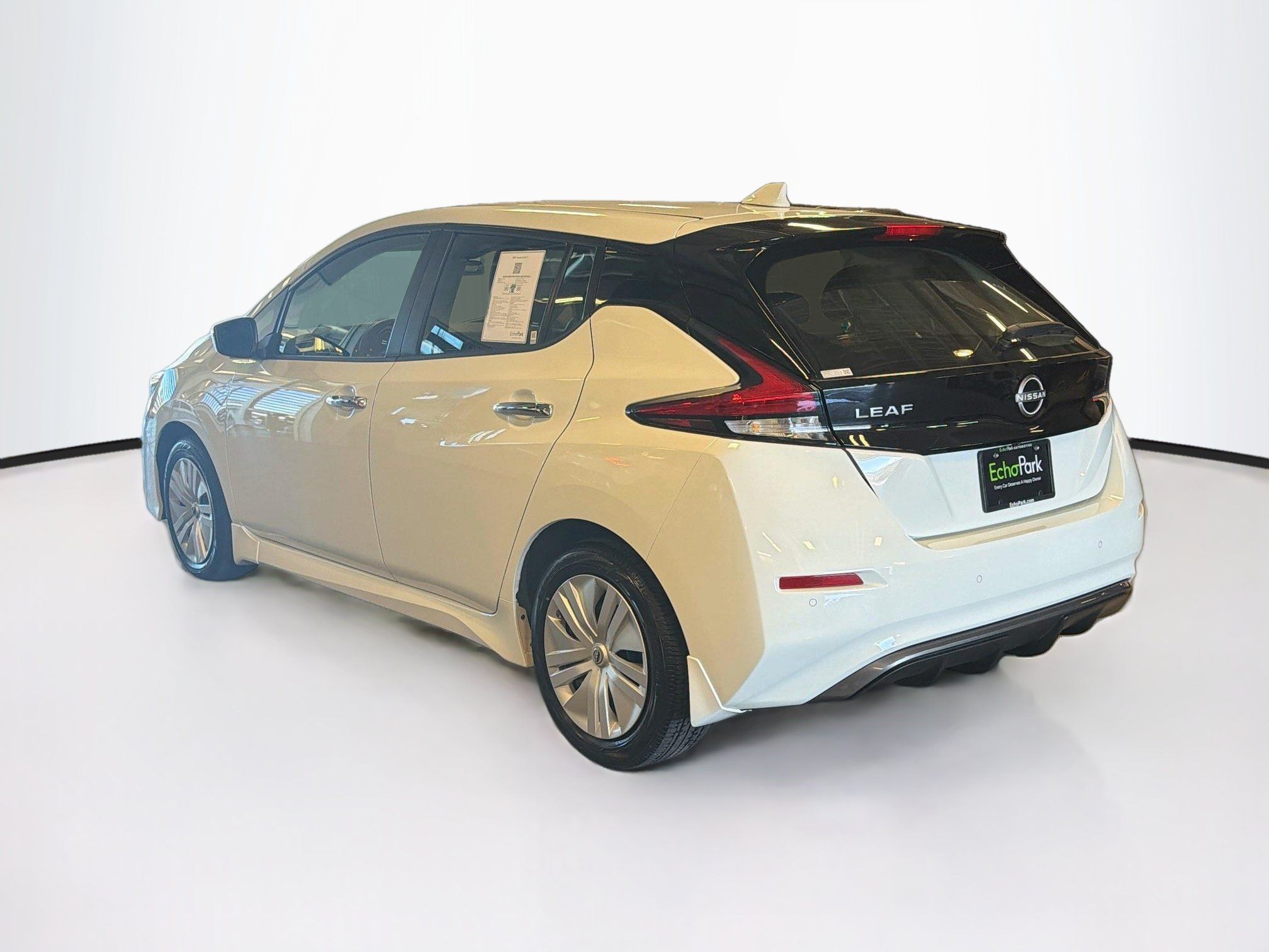 Used 2025 Nissan Leaf S FWD image 5