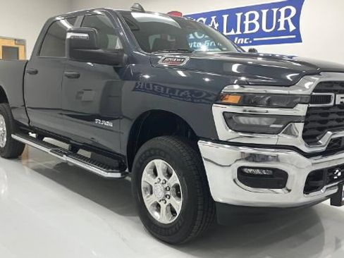 Used 2026 RAM 2500 Big Horn AWD/4WD image 2
