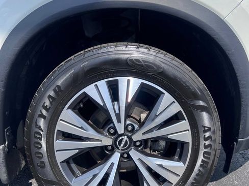 Used 2022 Nissan Rogue SV AWD/4WD image 47