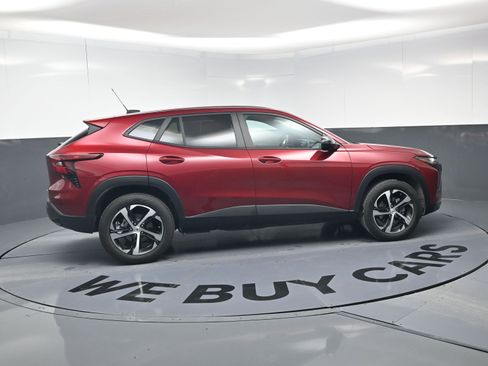 Certified 2024 Chevrolet Trax RS w/ Sunroof Package image 10