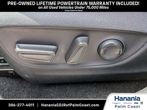 Used 2022 Toyota RAV4 XLE w/ Convenience Package FWD image 17