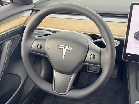 Used 2023 Tesla Model 3 Standard Range image 18
