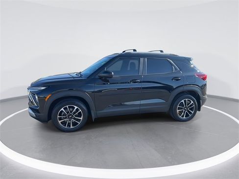 Used 2024 Chevrolet TrailBlazer LT w/ Driver Confidence Package image 4
