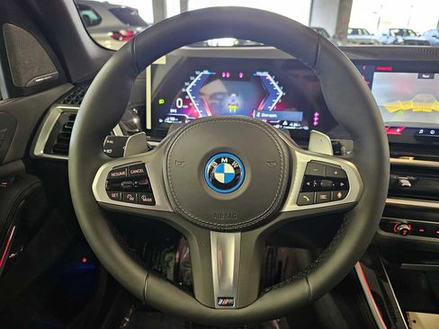 New 2026 BMW X5 xDrive50e w/ M Sport Package AWD/4WD image 11