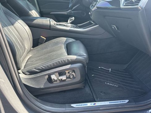 Used 2022 BMW X5 M50i w/ Executive Package image 13