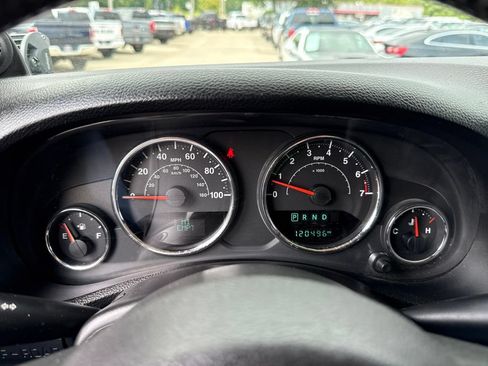 Used 2014 Jeep Wrangler Unlimited Rubicon w/ Connectivity Group AWD/4WD image 26