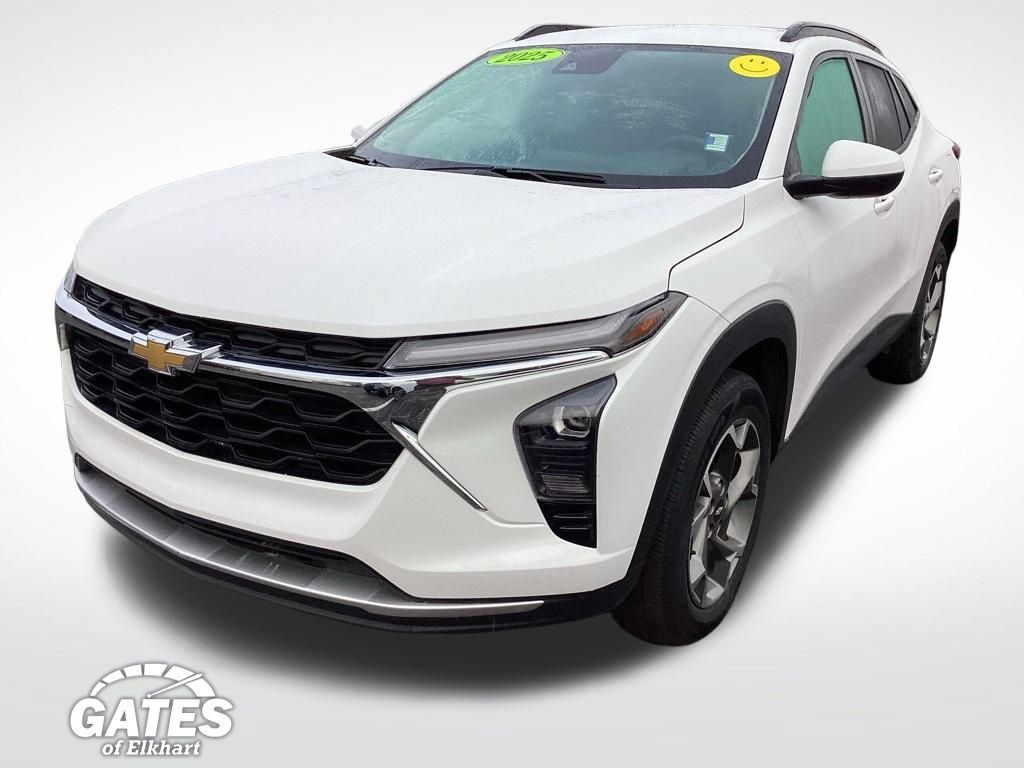 Used 2025 Chevrolet Trax LT w/ LT Convenience Package FWD image 3