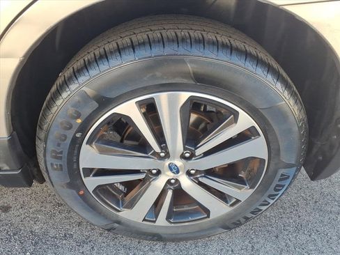 Used 2016 Subaru Outback 2.5i Limited image 9