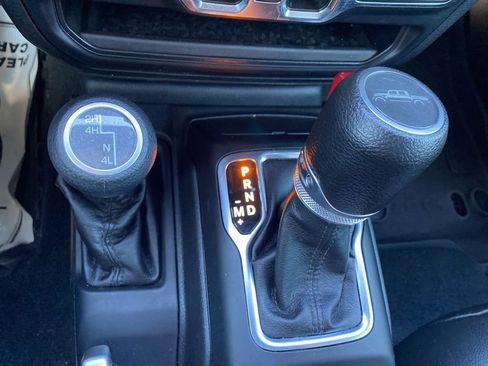 Used 2023 Jeep Gladiator Sport image 28