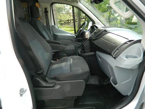 Used 2019 Ford Transit 250 130 Low Roof w/ Exterior Upgrade Package RWD image 16