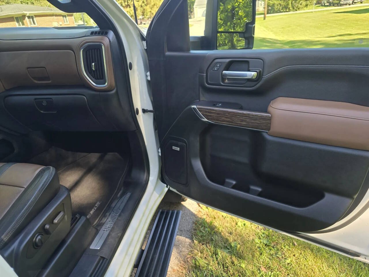 Used 2022 Chevrolet Silverado 3500 High Country w/ Z71 Off-Road Package AWD/4WD image 22