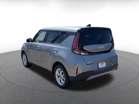 Used 2025 Kia Soul LX w/ LX Technology Package image 11