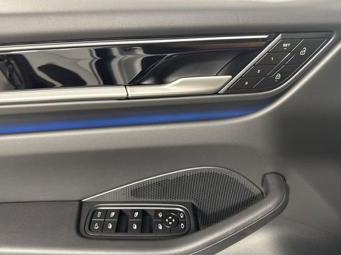 Used 2025 Porsche Macan Electric image 35