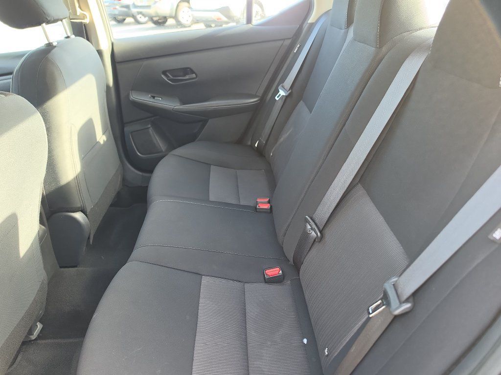 Used 2024 Nissan Sentra SV FWD image 12