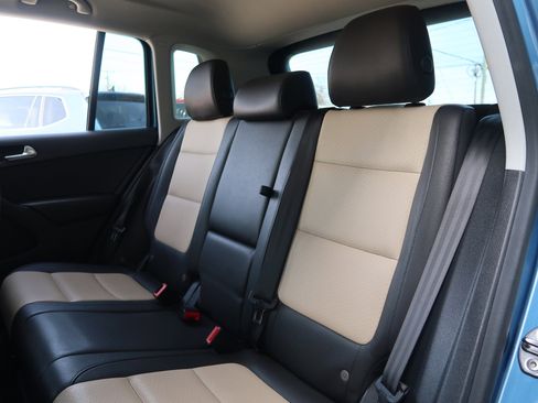 Used 2017 Volkswagen Tiguan S image 30