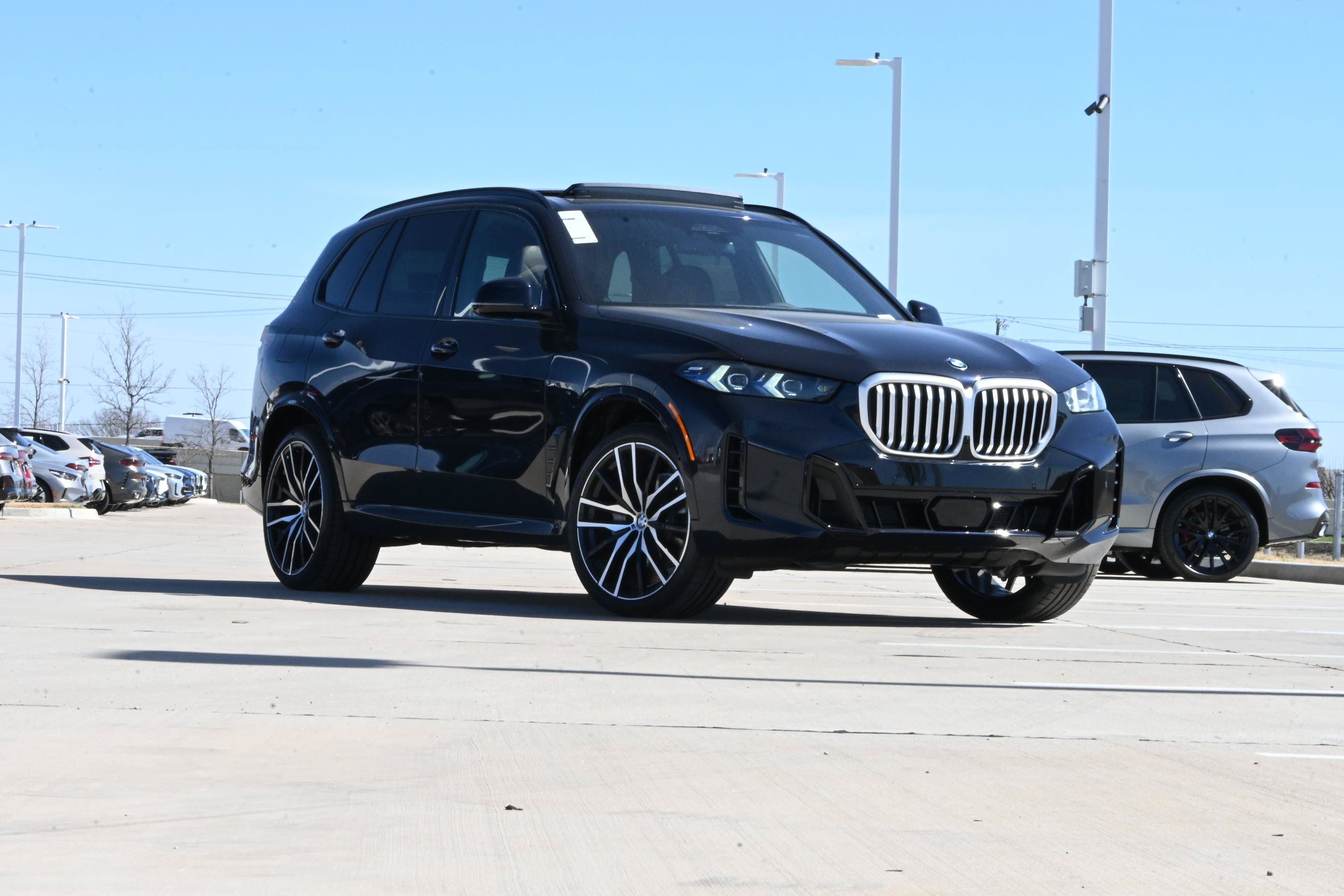 Used 2026 BMW X5 xDrive40i w/ M Sport Package AWD/4WD image 1