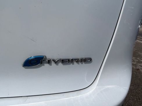 Used 2022 Chrysler Pacifica Limited FWD image 41