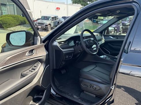 New 2026 Jeep Grand Cherokee Limited AWD/4WD image 15