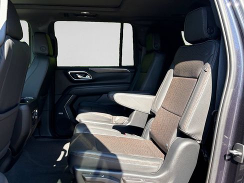 Used 2023 Chevrolet Suburban High Country AWD/4WD image 30