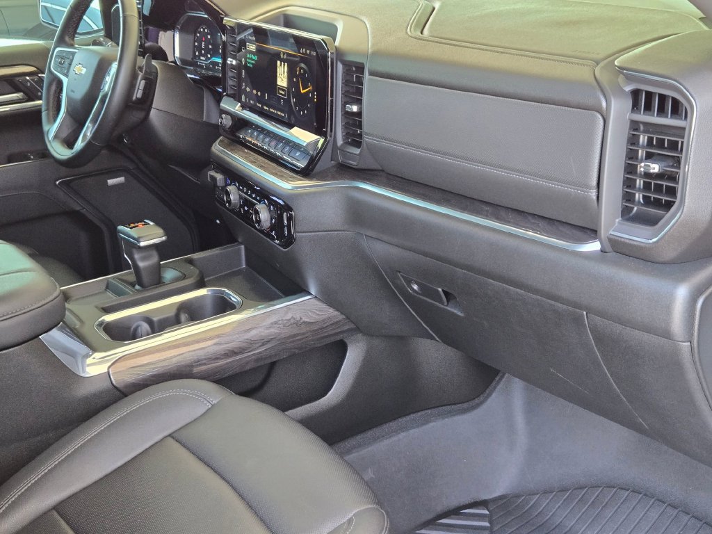 Used 2023 Chevrolet Silverado 1500 LTZ AWD/4WD image 27