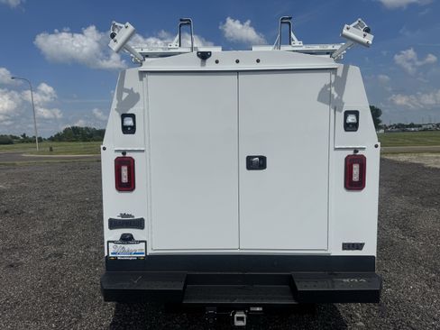 New 2025 Chevrolet Express 3500 w/ Power Convenience Package image 3