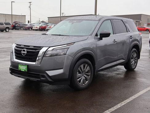 Used 2025 Nissan Pathfinder S image 11