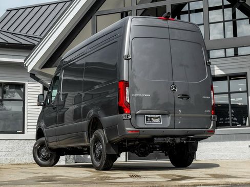 Used 2025 Mercedes-Benz Sprinter 2500 image 2