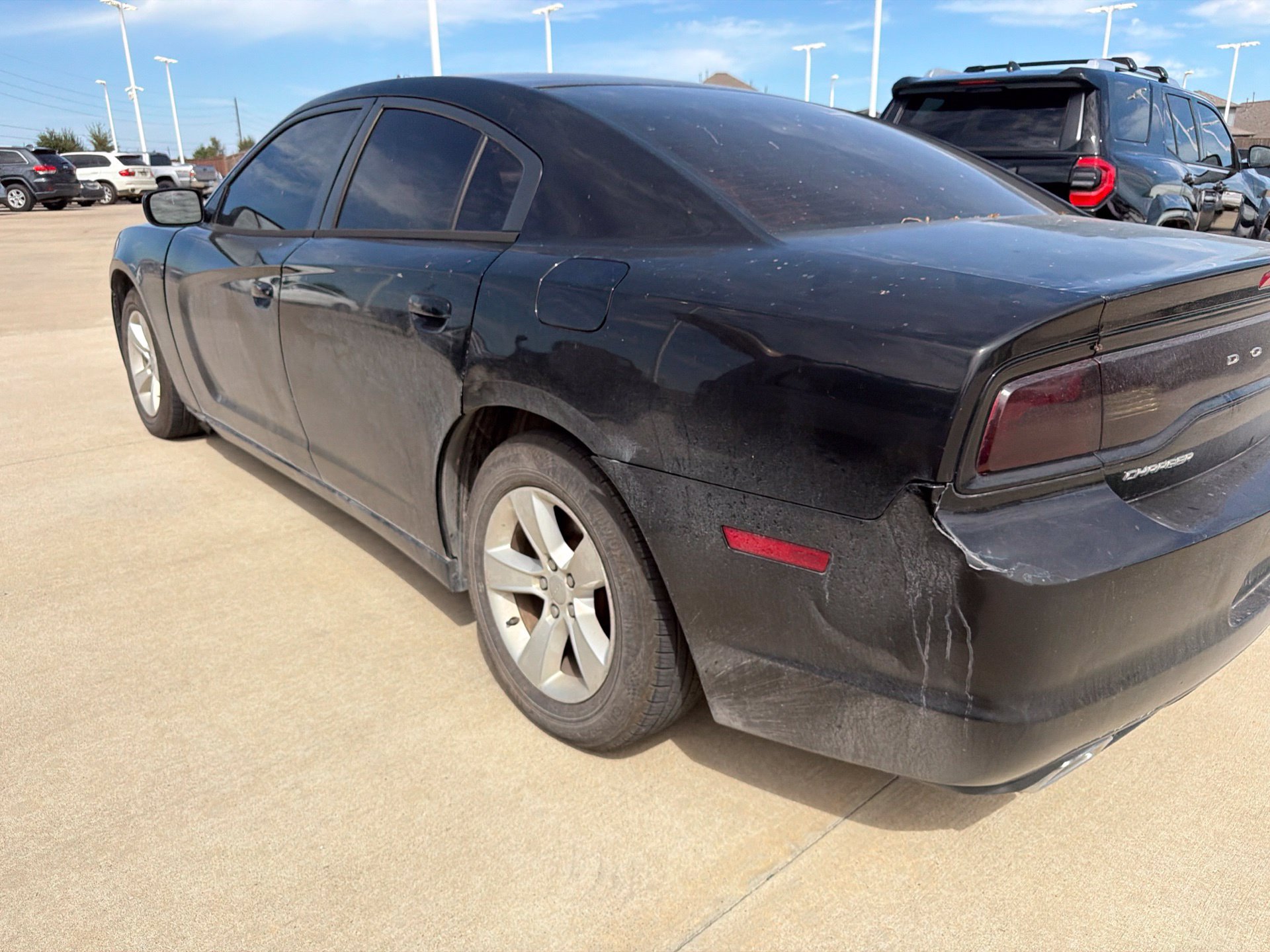 Used 2014 Dodge Charger SE RWD image 5