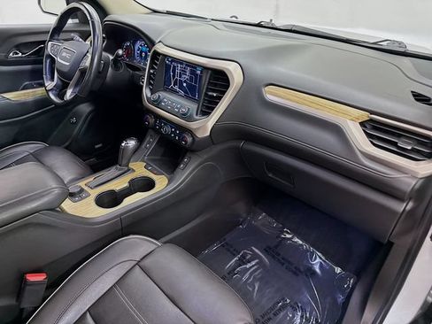 Used 2019 GMC Acadia Denali w/ Technology Package FWD image 32