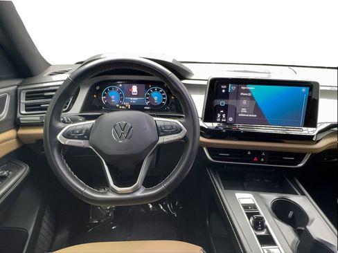 Used 2024 Volkswagen Atlas Cross Sport SE image 35