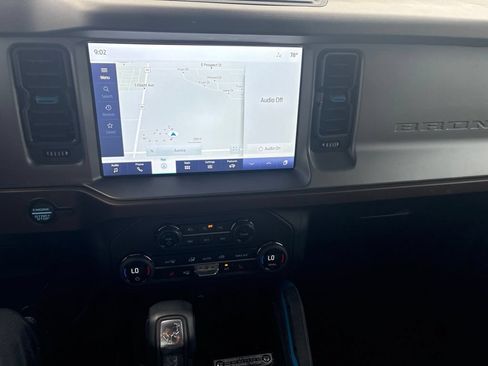 Used 2023 Ford Bronco Outer Banks w/ Sasquatch Package AWD/4WD image 18