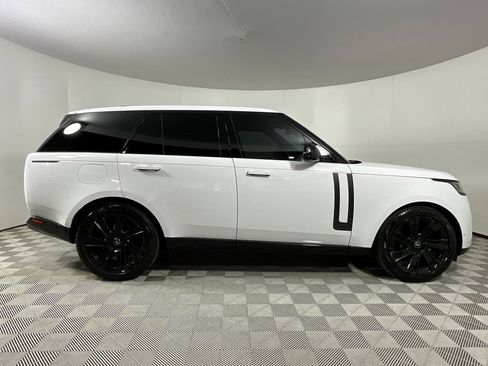 Certified 2023 Land Rover Range Rover SE image 6