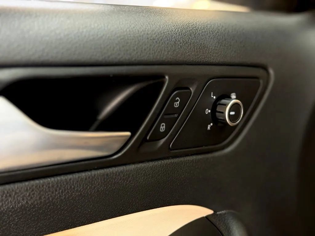 Used 2014 Volkswagen Jetta TDI FWD image 29