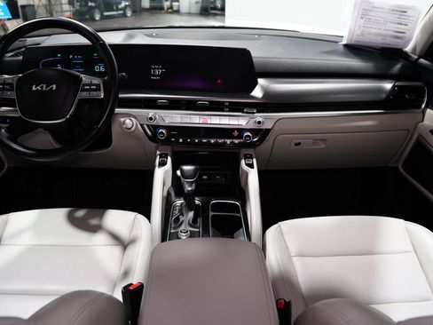 Used 2023 Kia Telluride S image 10