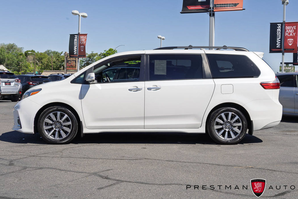 Used 2020 Toyota Sienna Limited FWD image 18