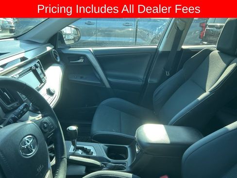 Used 2017 Toyota RAV4 XLE FWD image 10