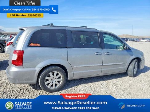 Used 2016 Chrysler Town & Country Touring image 4