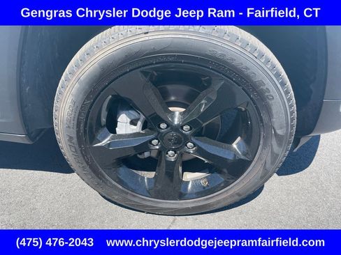 Used 2024 Jeep Grand Cherokee Limited w/ Black Appearance Package AWD/4WD image 9