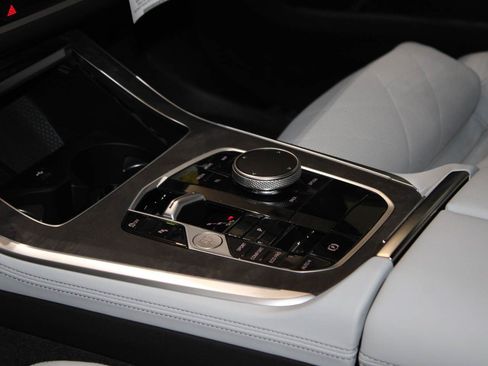 Used 2026 BMW X5 sDrive40i RWD image 11