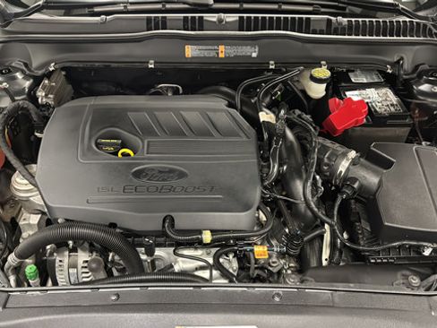 Used 2017 Ford Fusion SE FWD image 28